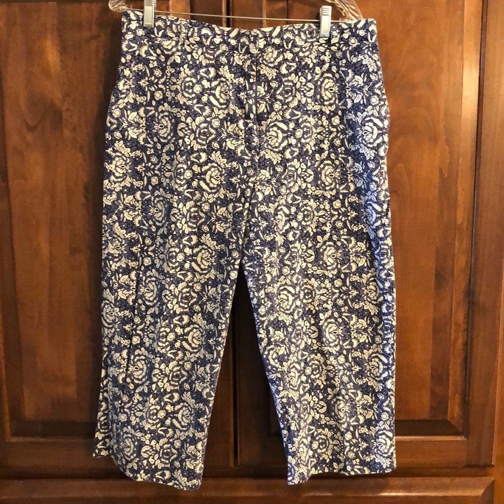 Kim Rogers Capris Size 16